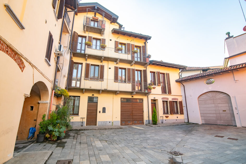 Vigevano - Via Cairoli 15