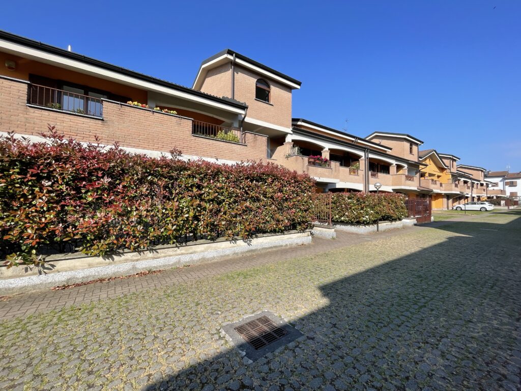 Trilocale - Vermezzo, via Carducci 40