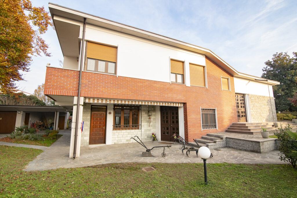 Villa Sing. Cilavegna - Via dei Mille 71