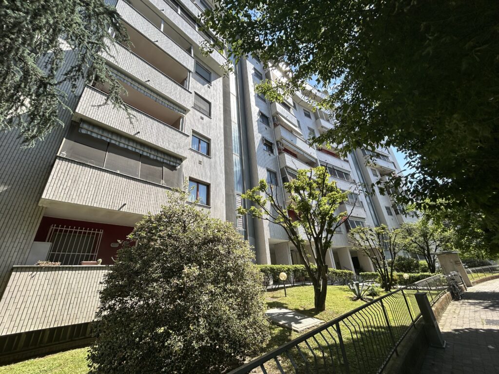 BILOCALE AFFITTO ROZZANO - VIA D'AZEGLIO 17