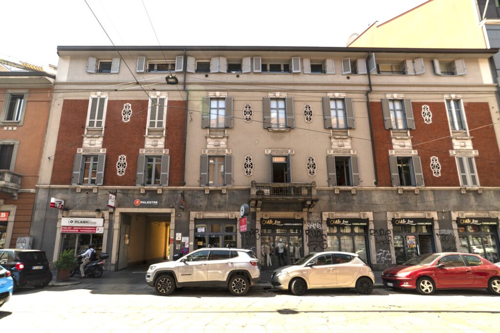 Via Rubens n 19 DUE LOCALI