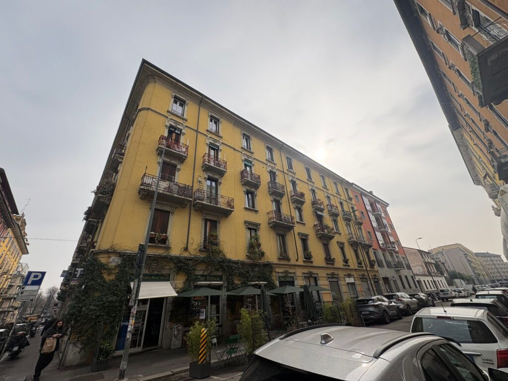 TRILOCALE MILANO VIA CRESPI 13